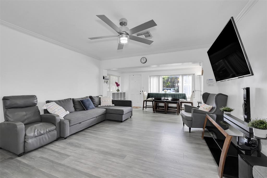 Hollywood Park 4-19 B - Residential