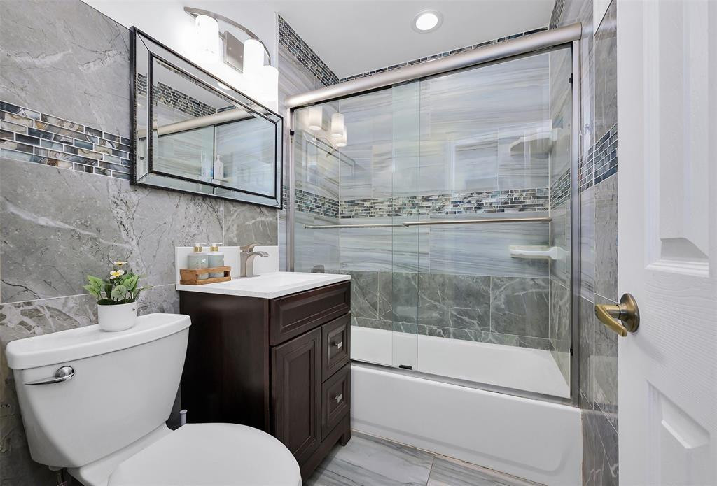 Hollywood Park 4-19 B - Residential