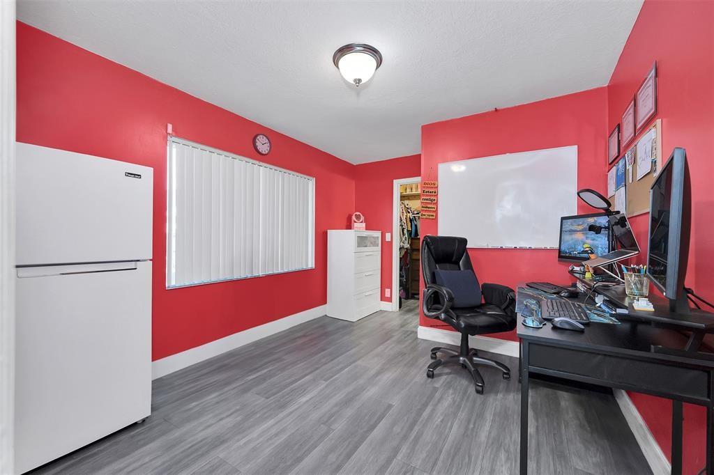 Hollywood Park 4-19 B - Residential