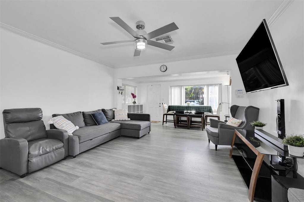 Hollywood Park 4-19 B - Residential