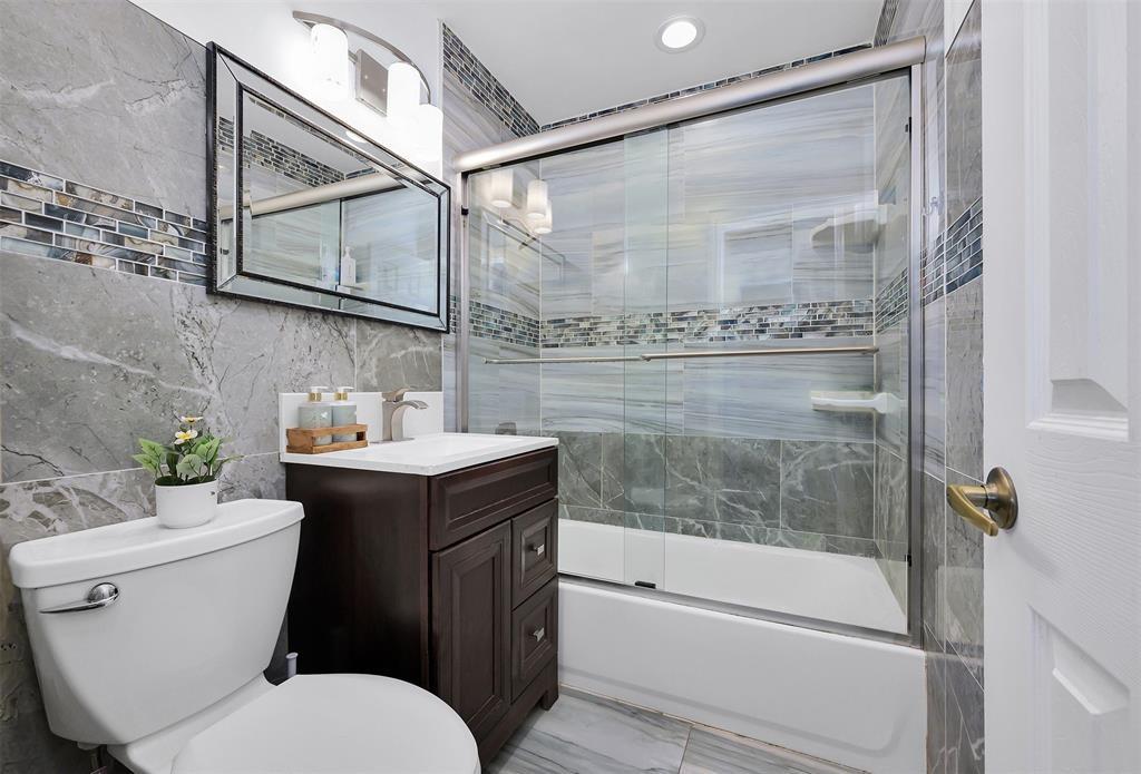 Hollywood Park 4-19 B - Residential