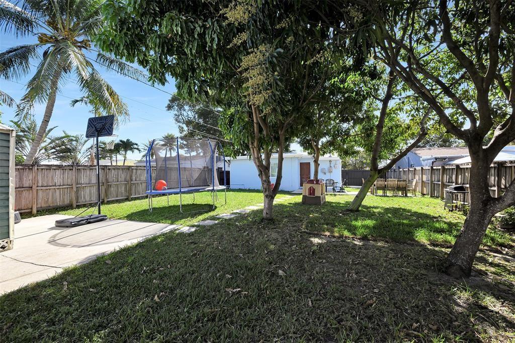 Hollywood Park 4-19 B - Residential