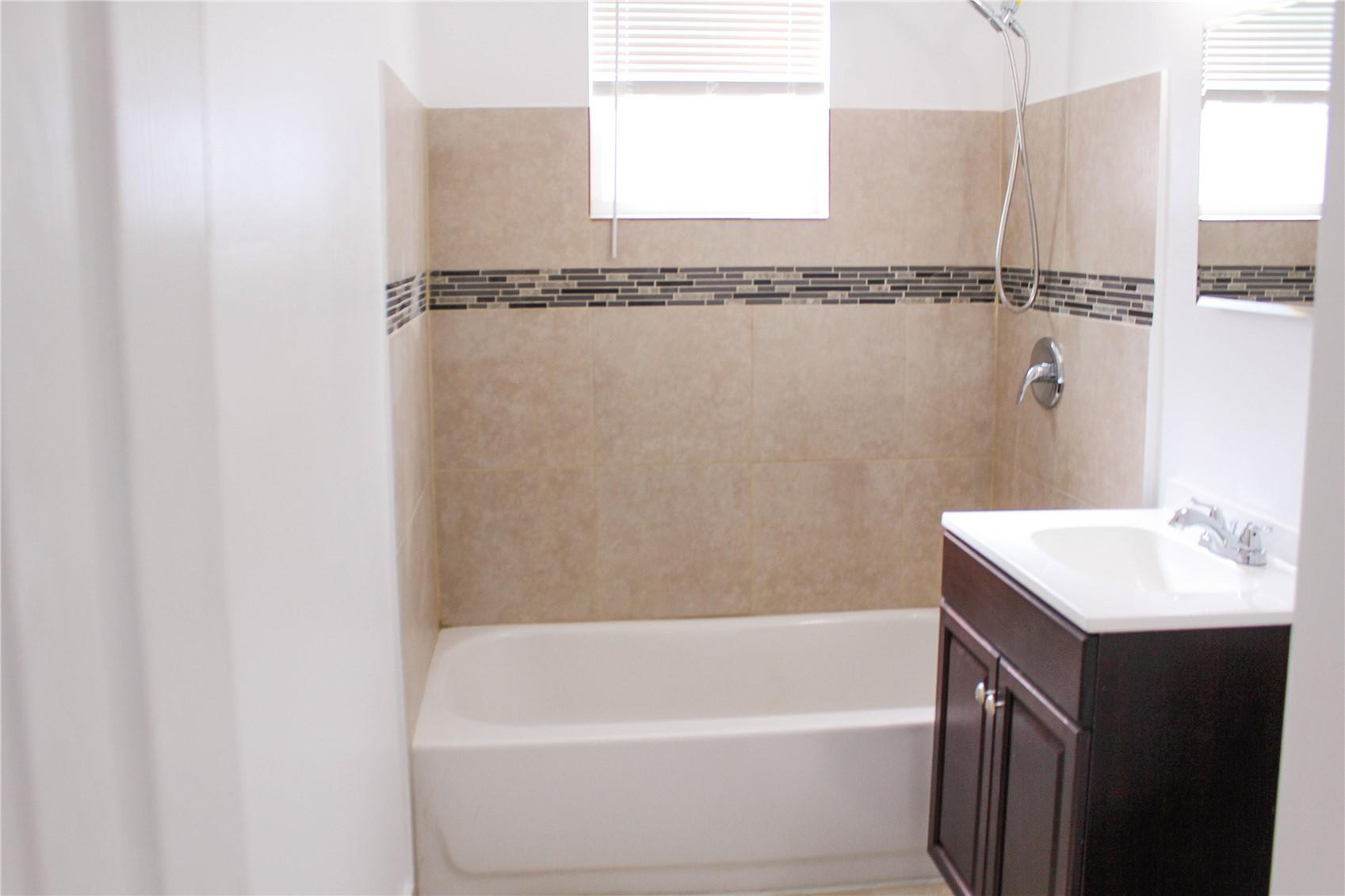 BUCHANAN CENTER - Residential Lease