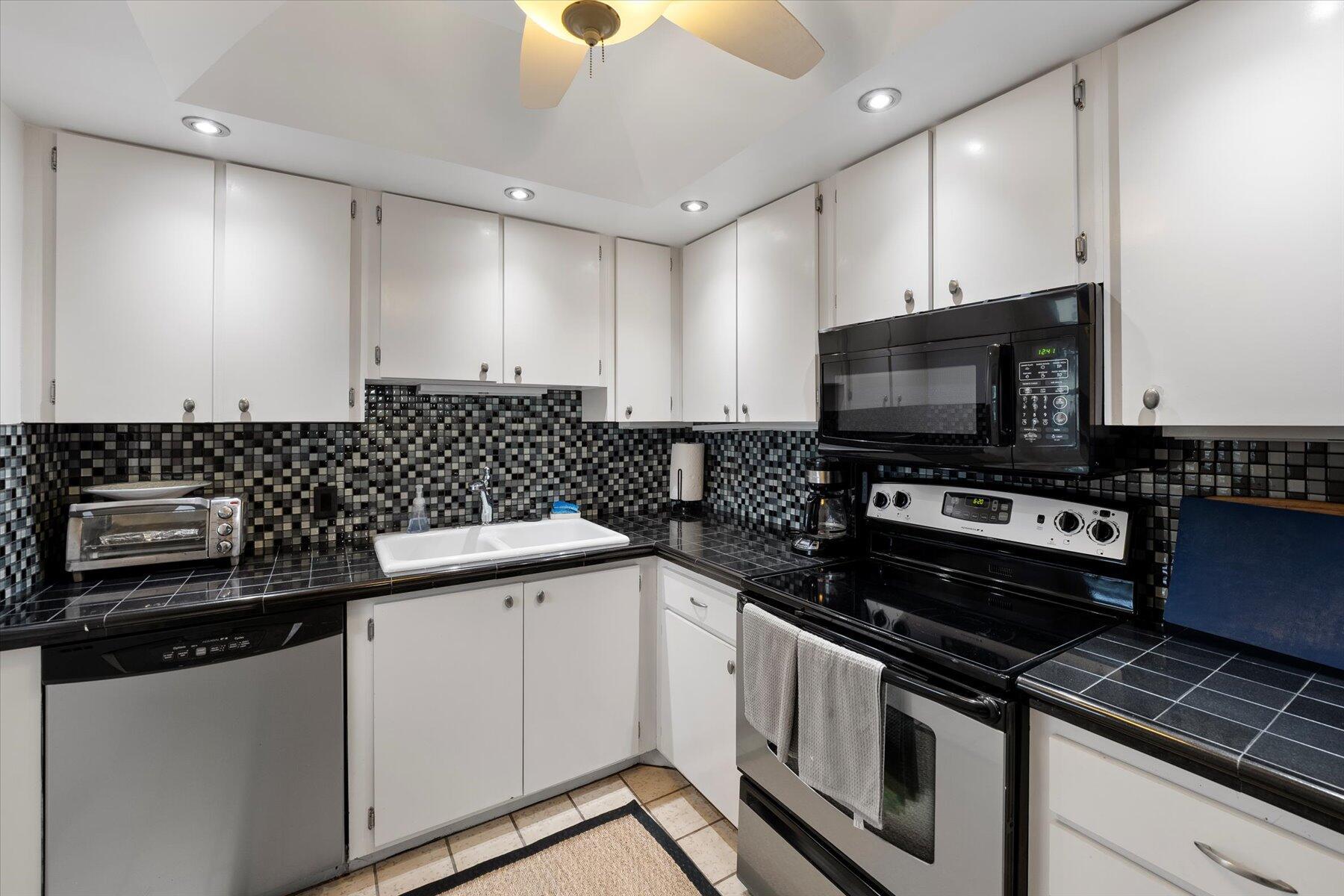 OCEAN VILLAS CONDO APTS - Residential Lease