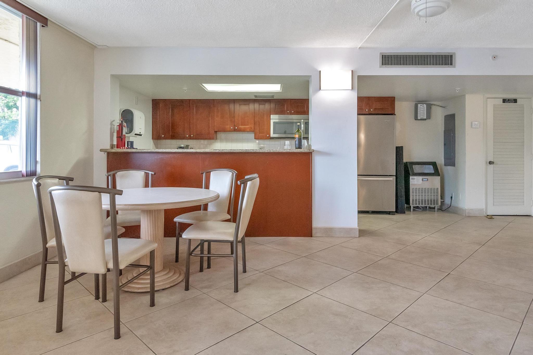TRADEWINDS OF POMPANO - Residential Lease