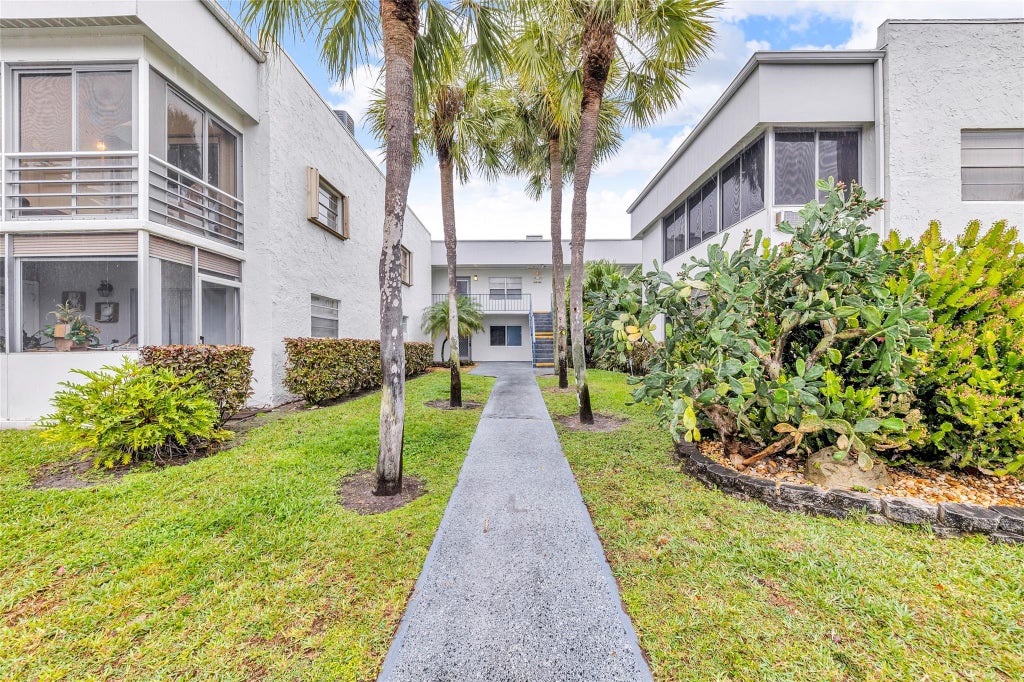Photo of 569 Flanders #569, Delray Beach, FL 33484 (MLS # F10482135)