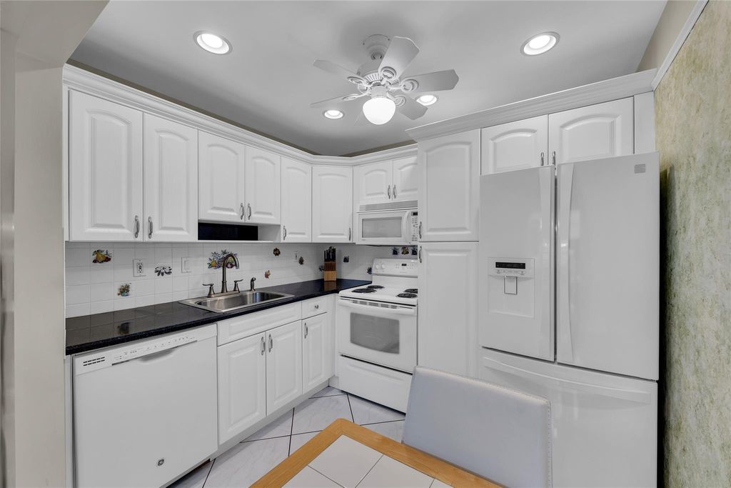 Photo of 569 Flanders #569, Delray Beach, FL 33484 (MLS # F10482135)