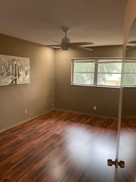 VILLAGE ROYALE CONDO 7 - Residential