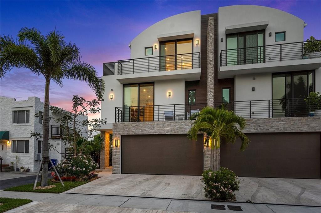 CURVE OFF LAS OLAS - Residential