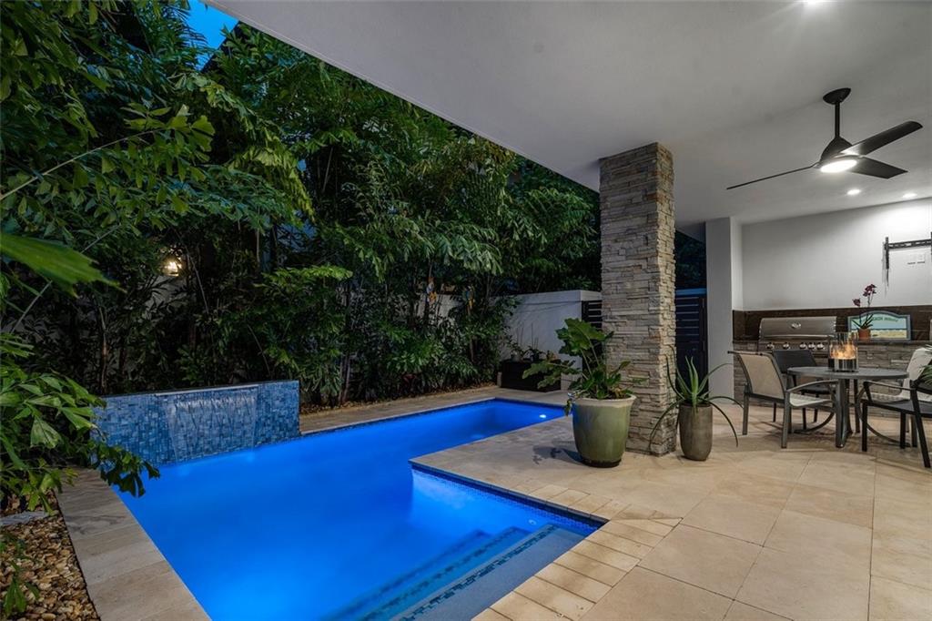 CURVE OFF LAS OLAS - Residential