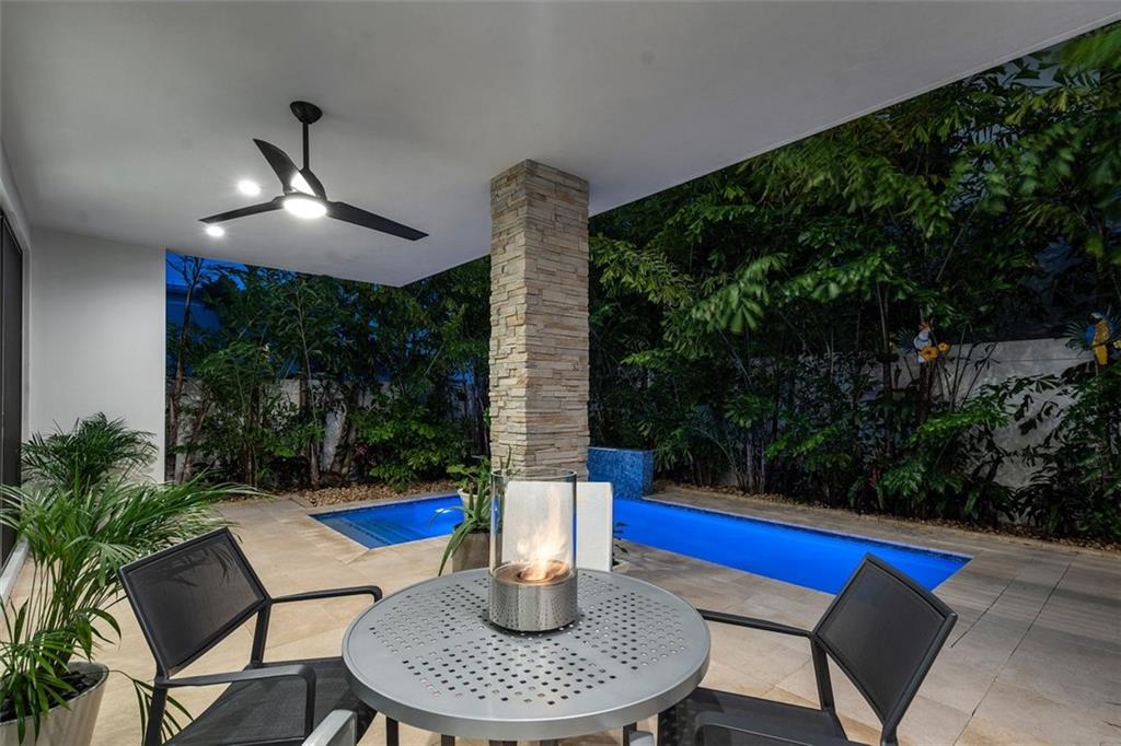 CURVE OFF LAS OLAS - Residential