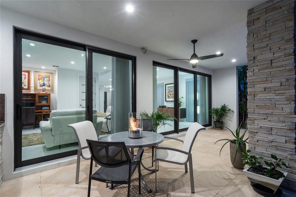 CURVE OFF LAS OLAS - Residential