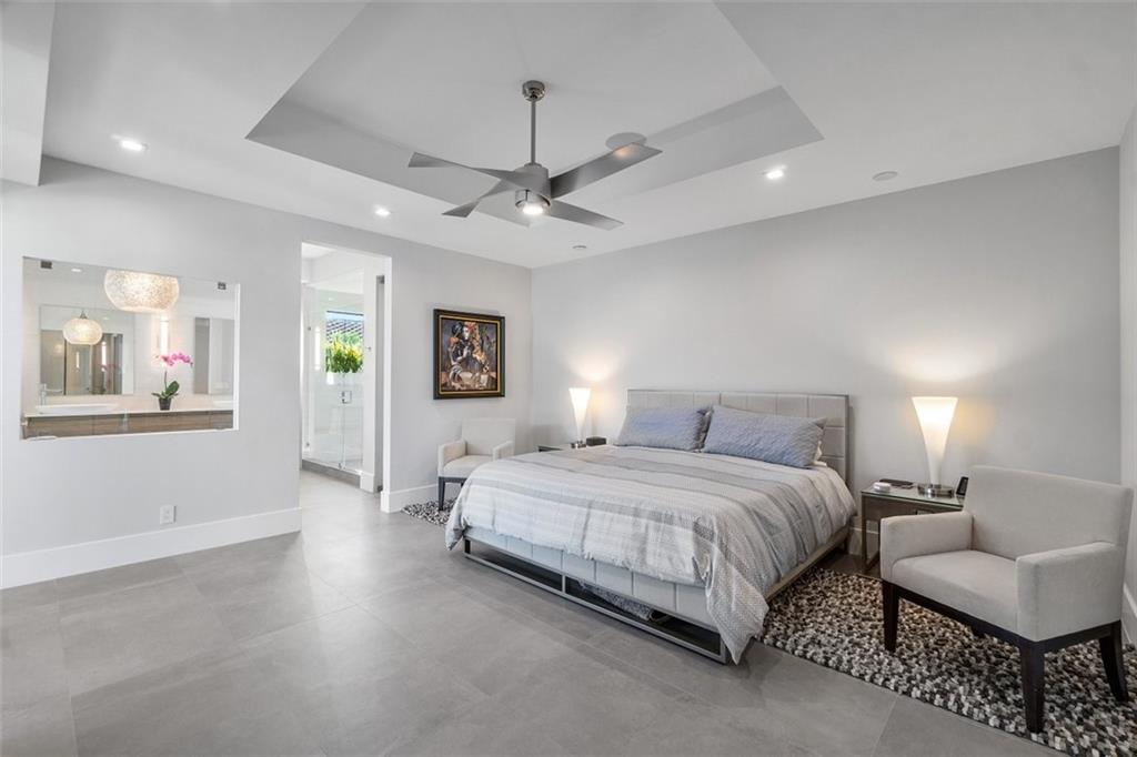 CURVE OFF LAS OLAS - Residential