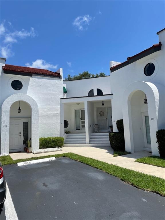 YORKVILLE-DEER POINTE - Residential