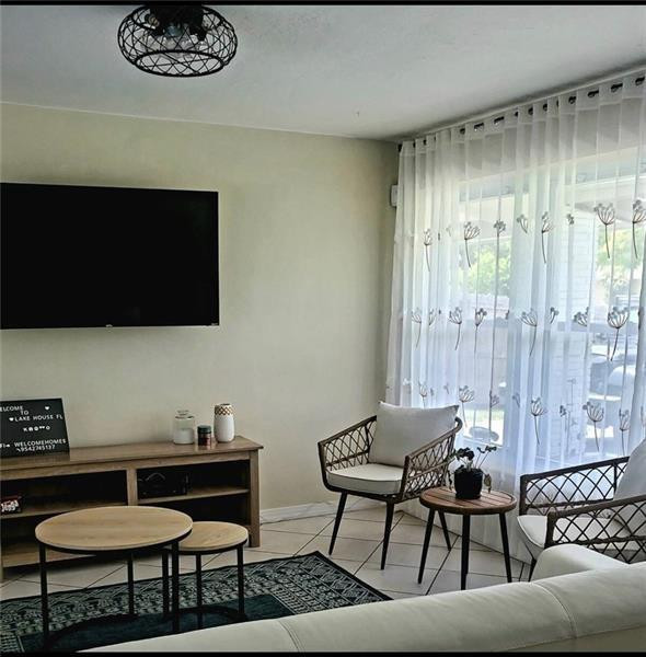 STIRLING LAKE - Residential