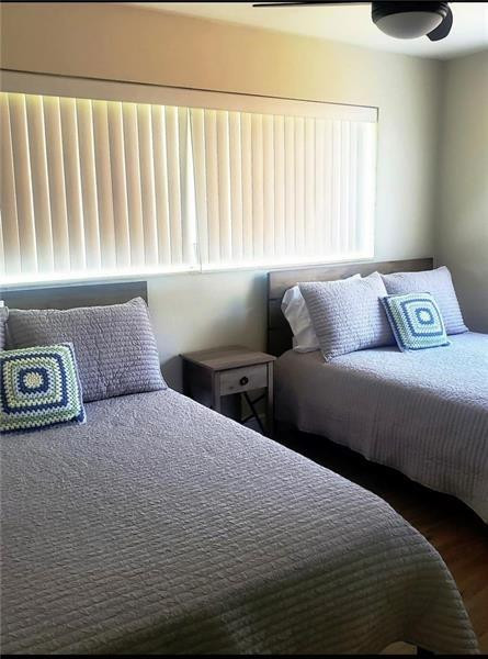 STIRLING LAKE - Residential