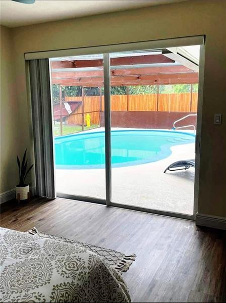 STIRLING LAKE - Residential