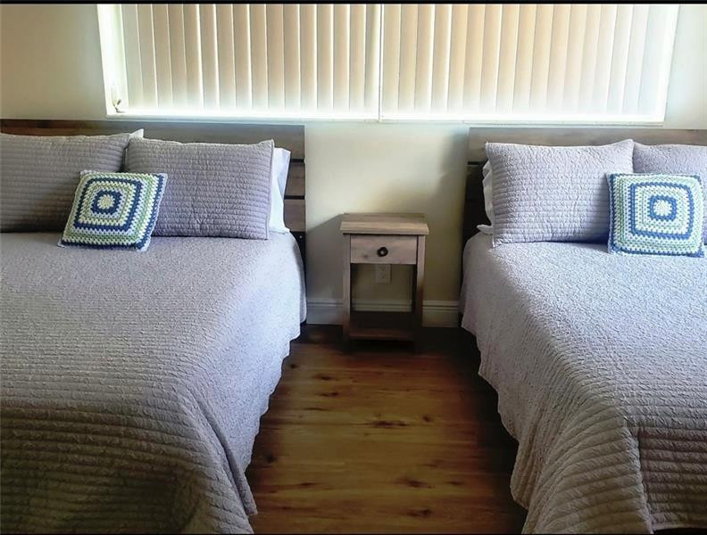 STIRLING LAKE - Residential