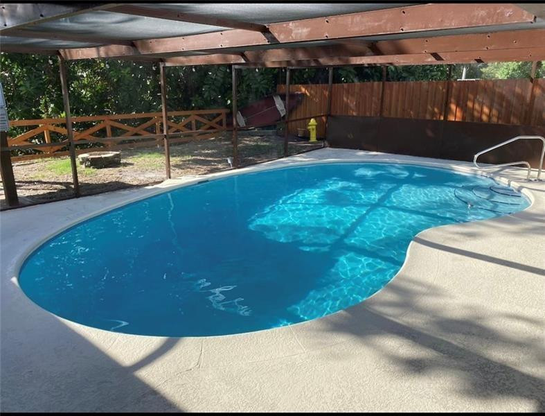 STIRLING LAKE - Residential