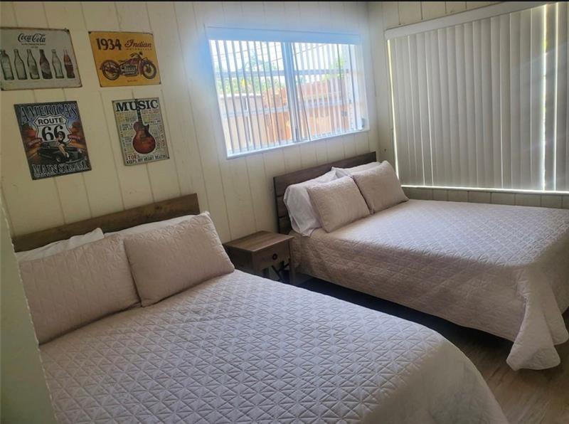 STIRLING LAKE - Residential