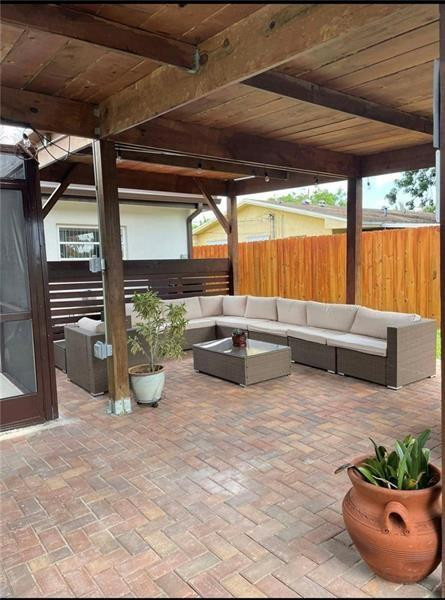 STIRLING LAKE - Residential