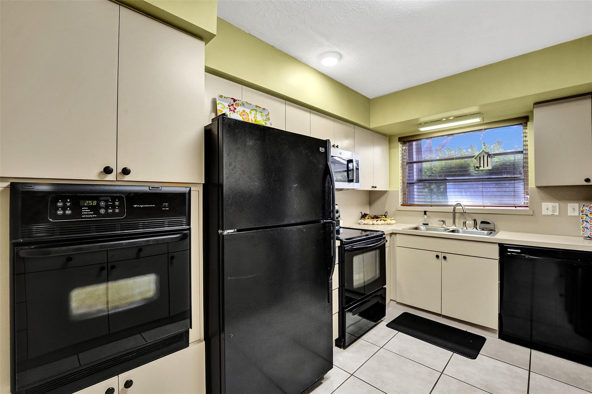 Hollywood Hills Amd 6-31 - Residential