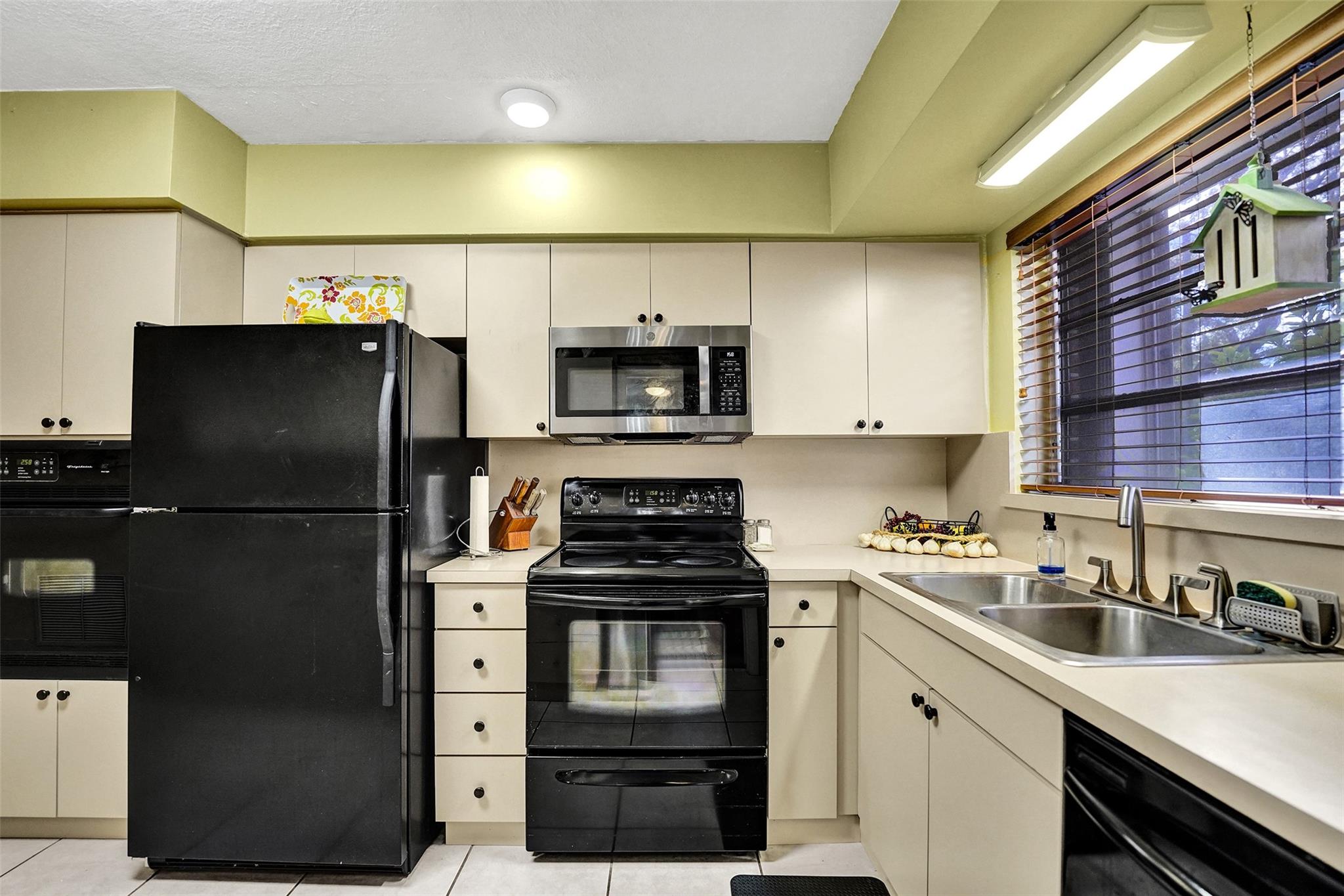 Hollywood Hills Amd 6-31 - Residential