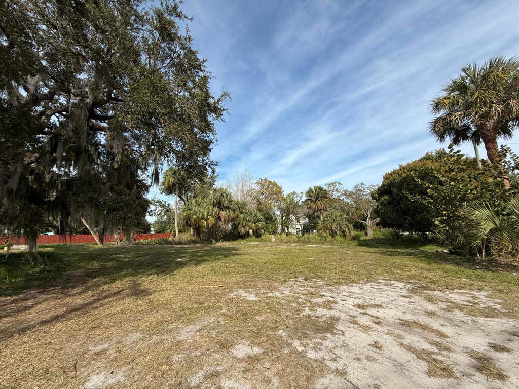 Photo of 110 N 12TH N Street, Fort Pierce, FL 34950 (MLS # B26059142)