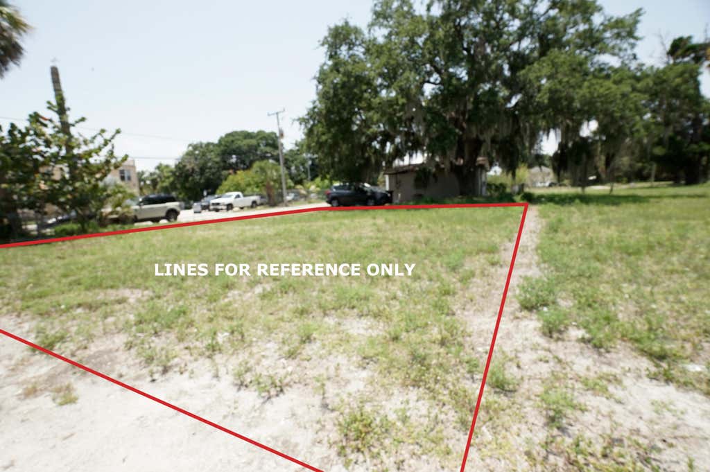Photo of 110 N 12TH N Street, Fort Pierce, FL 34950 (MLS # B26059142)