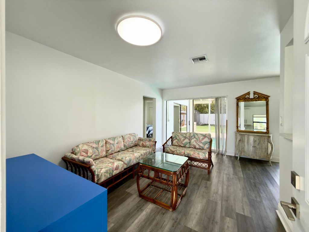 Photo of 210 Ocean Parkway, Boynton Beach, FL 33435 (MLS # B26009693)