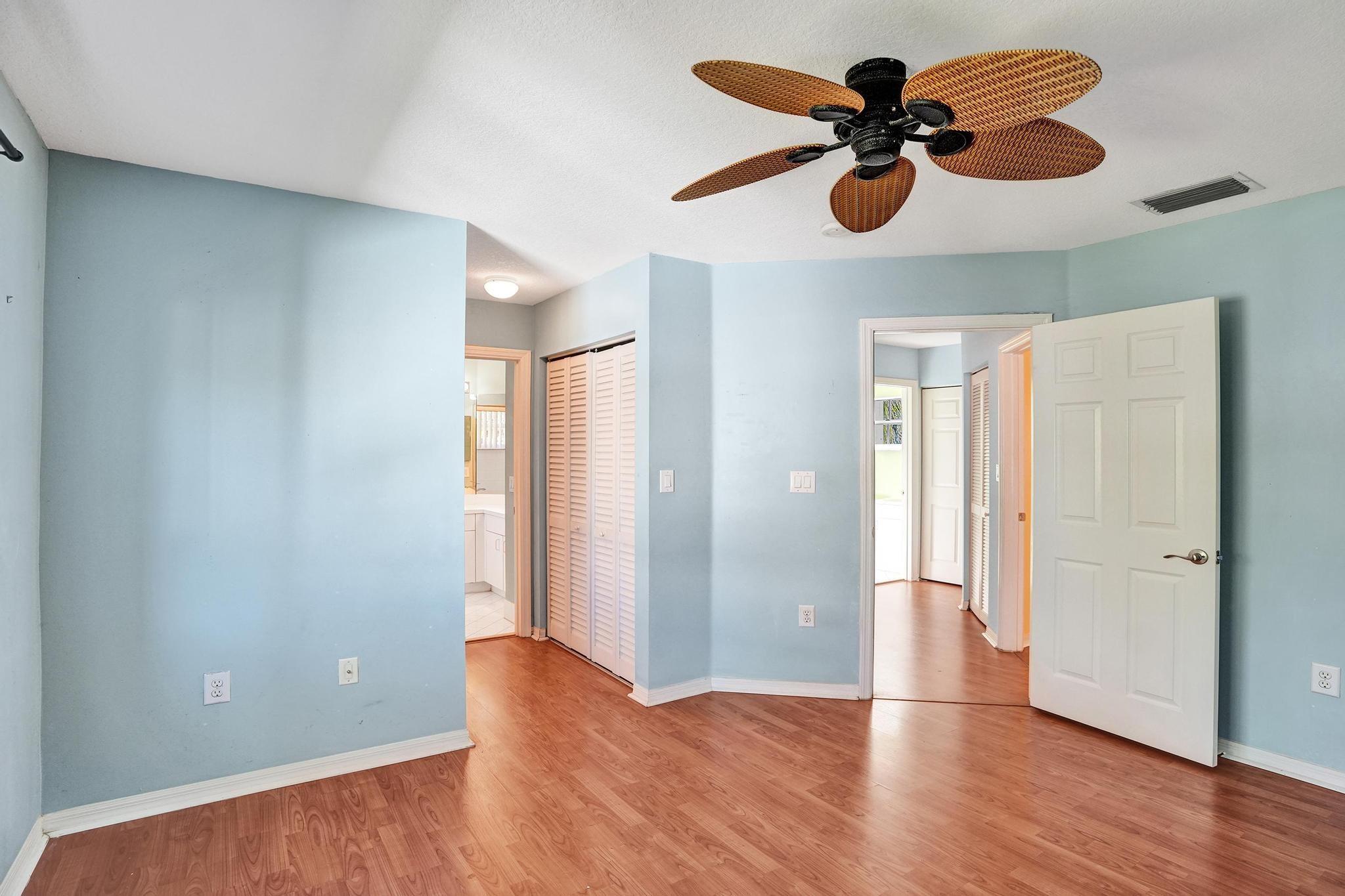 PEMBROKE ISLES - Residential