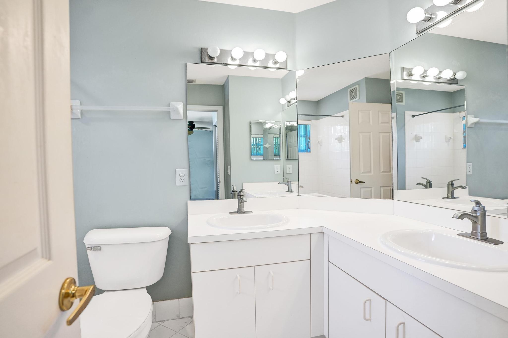 PEMBROKE ISLES - Residential