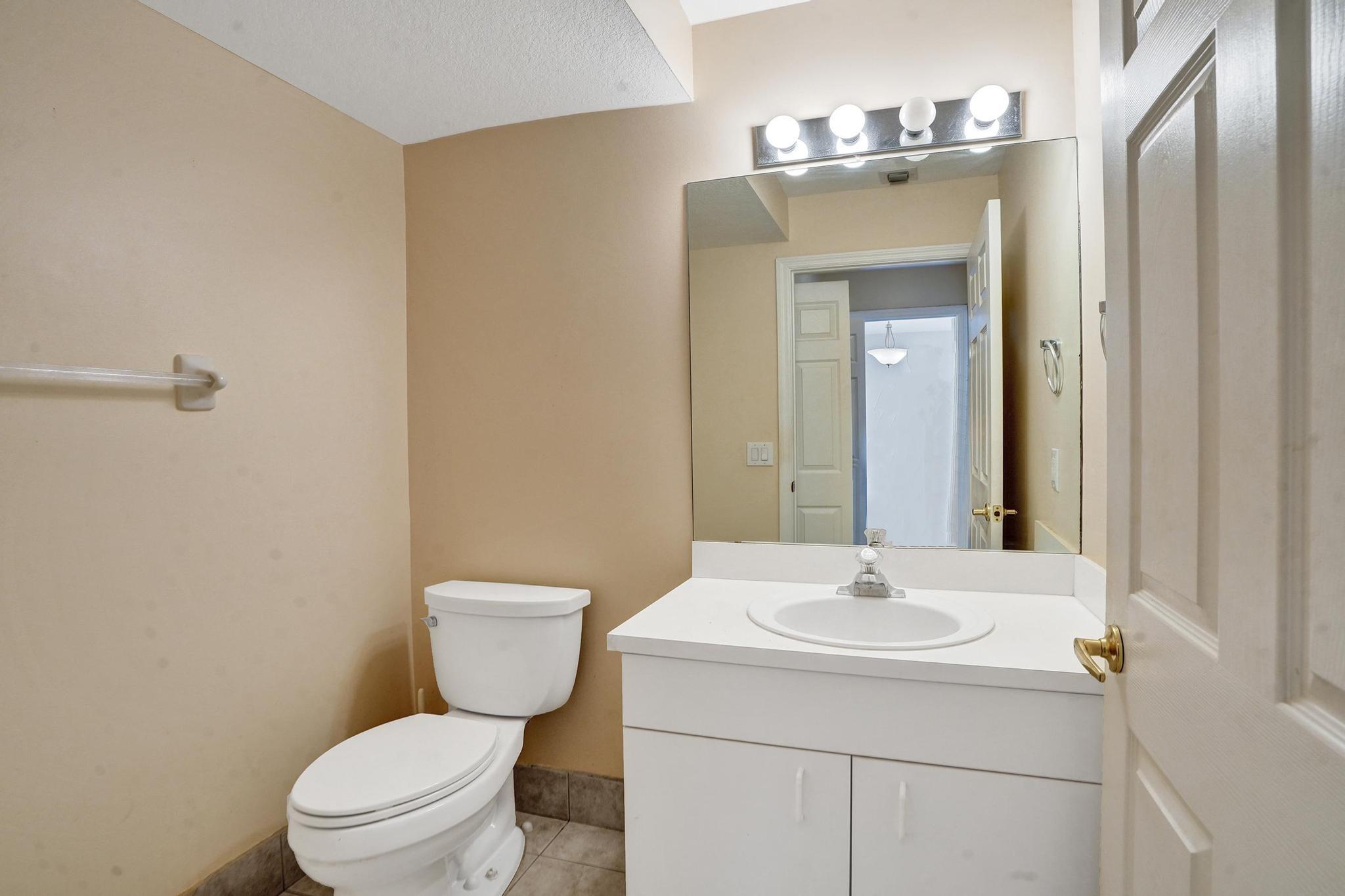 PEMBROKE ISLES - Residential