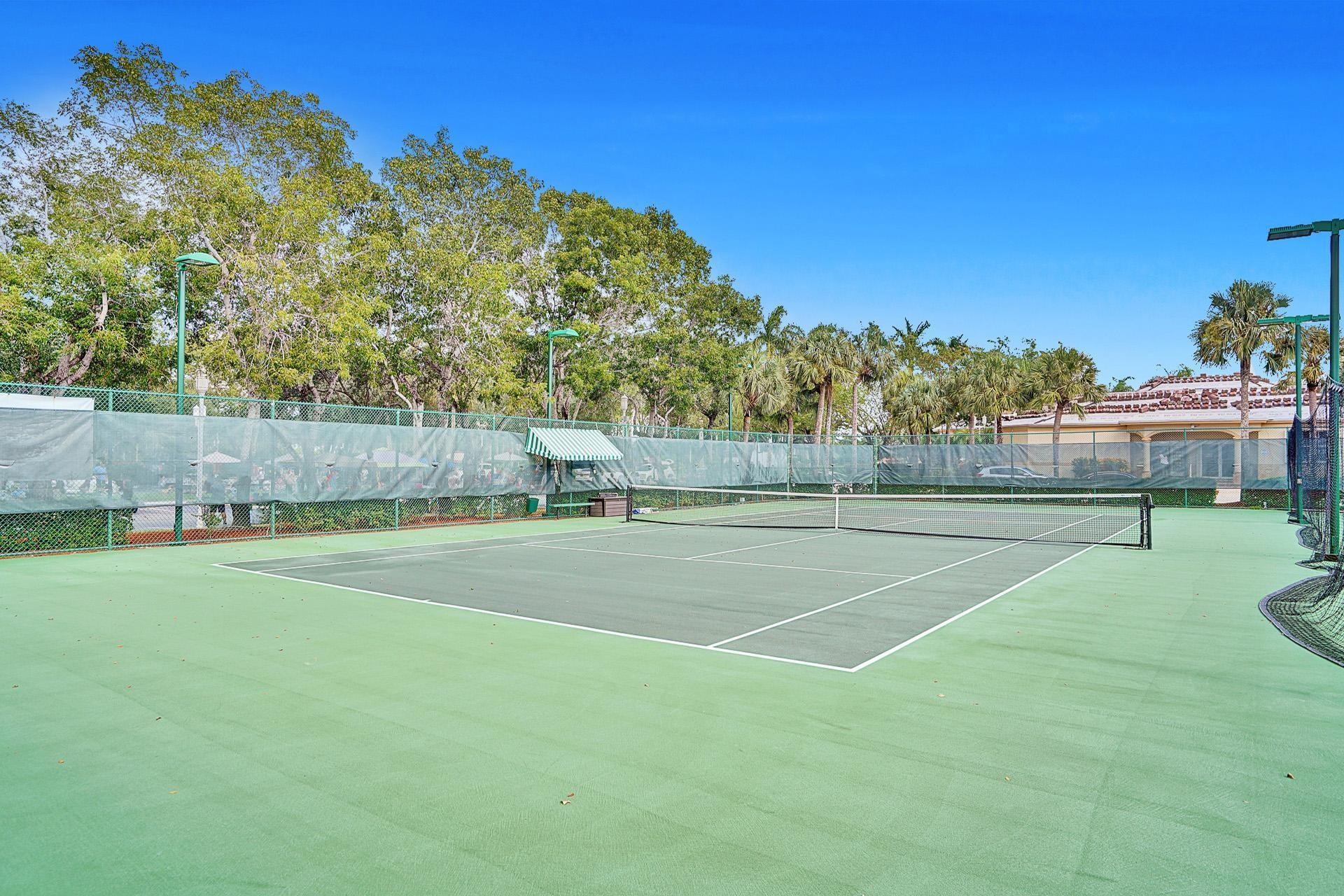 PEMBROKE ISLES - Residential