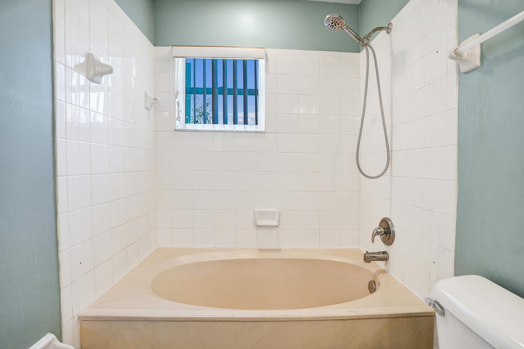 PEMBROKE ISLES - Residential