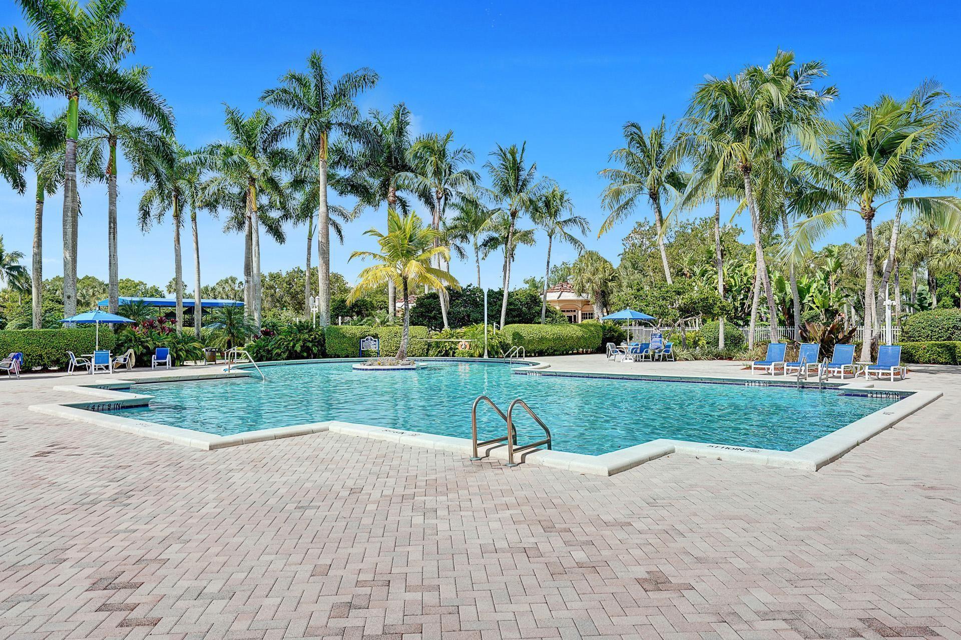 PEMBROKE ISLES - Residential