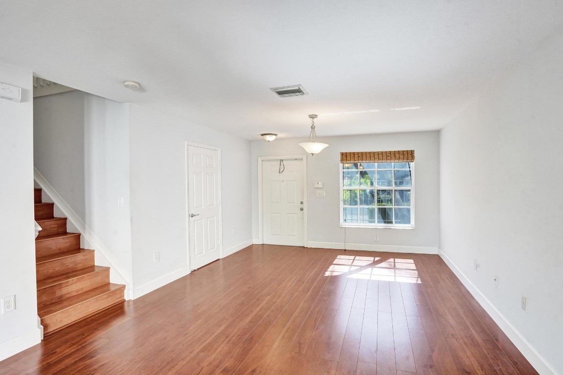 PEMBROKE ISLES - Residential