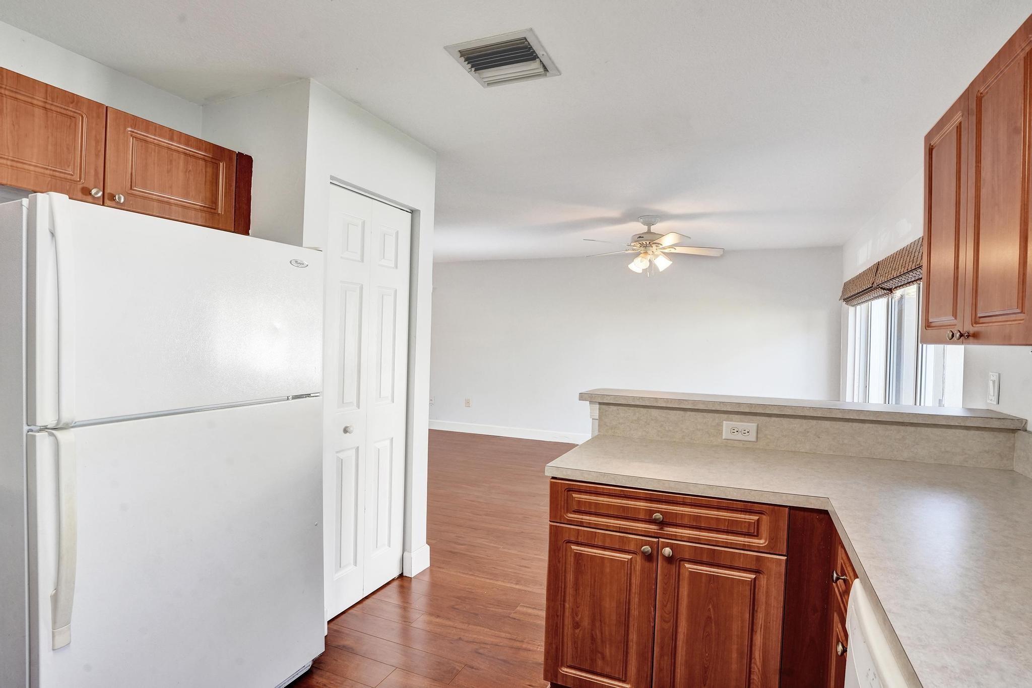 PEMBROKE ISLES - Residential