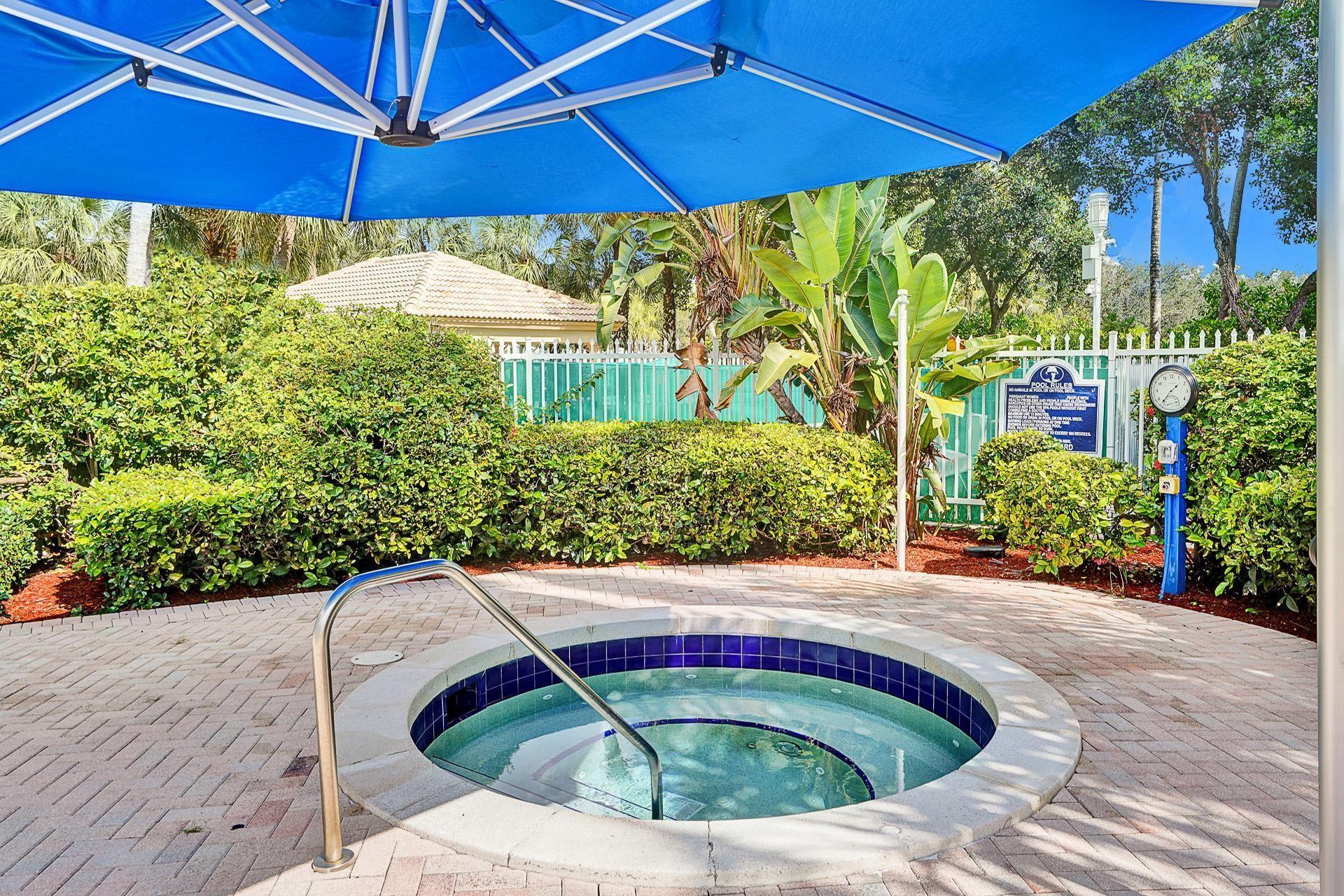 PEMBROKE ISLES - Residential