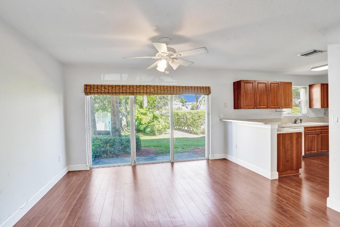 PEMBROKE ISLES - Residential