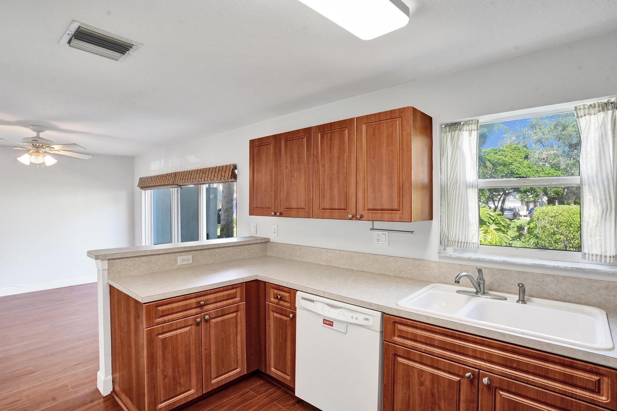 PEMBROKE ISLES - Residential