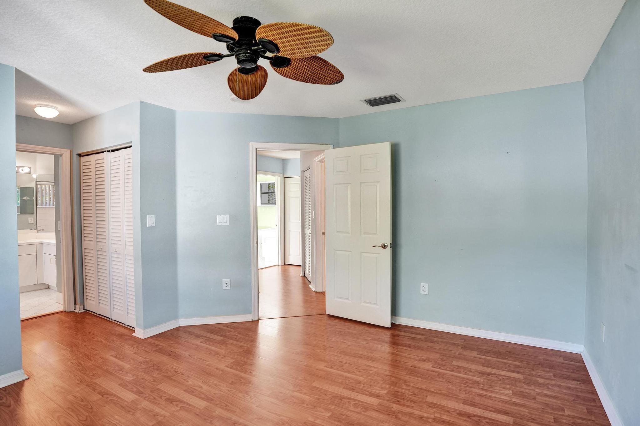 PEMBROKE ISLES - Residential