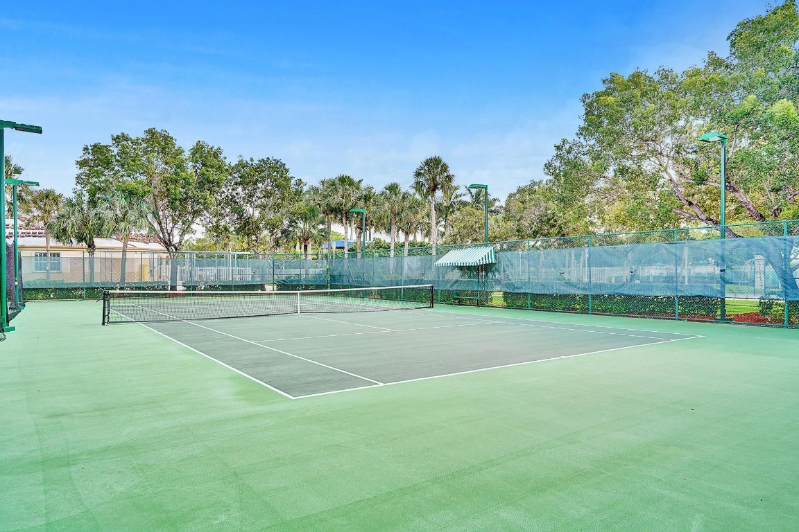 PEMBROKE ISLES - Residential