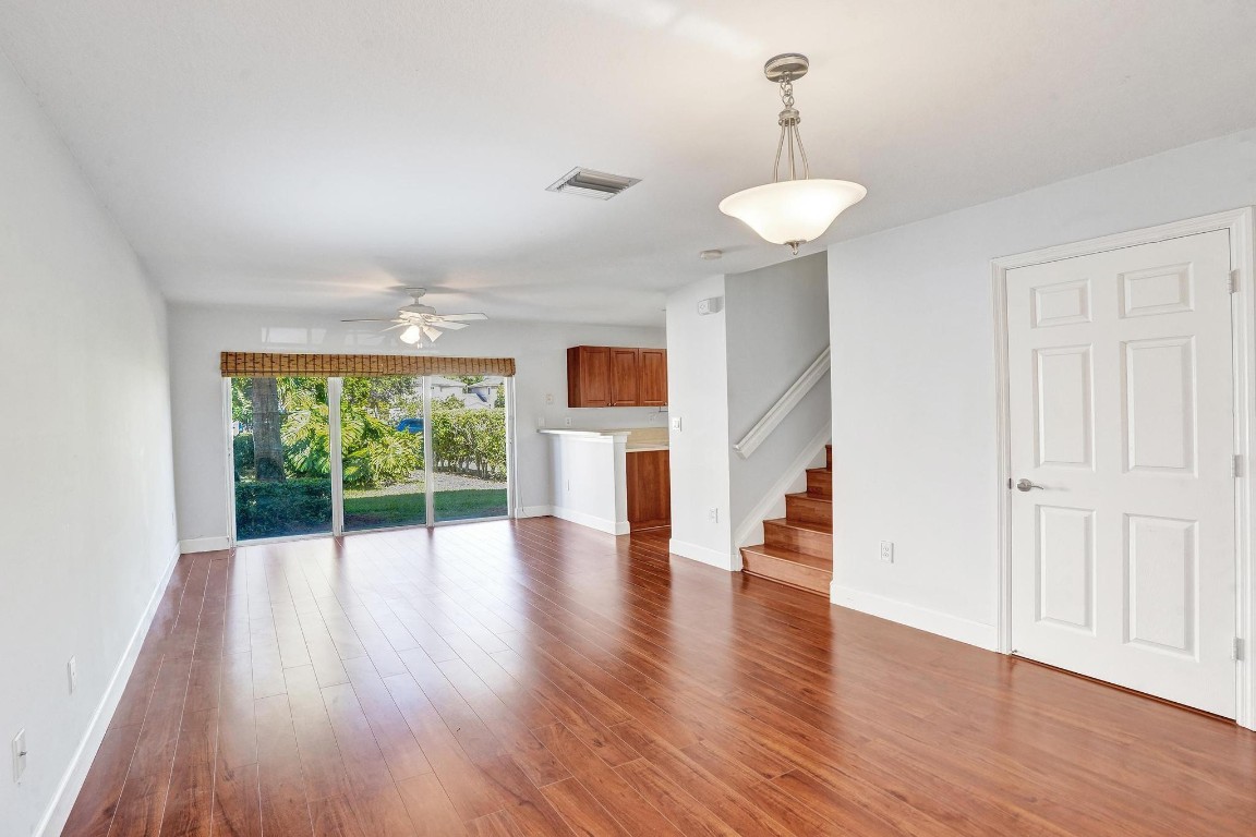 PEMBROKE ISLES - Residential