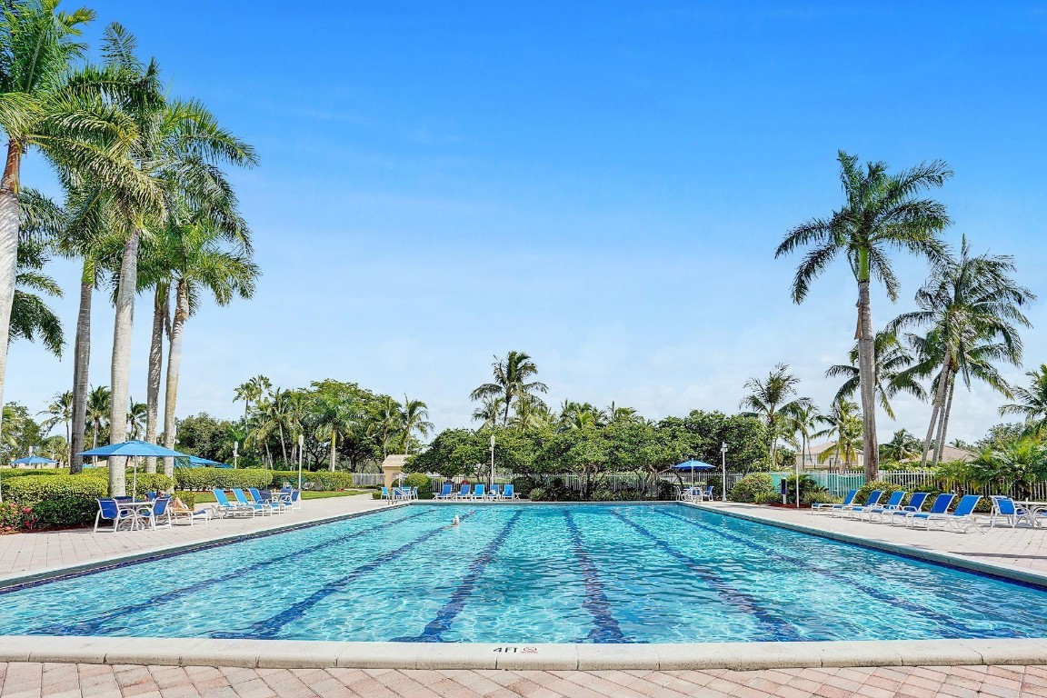 PEMBROKE ISLES - Residential