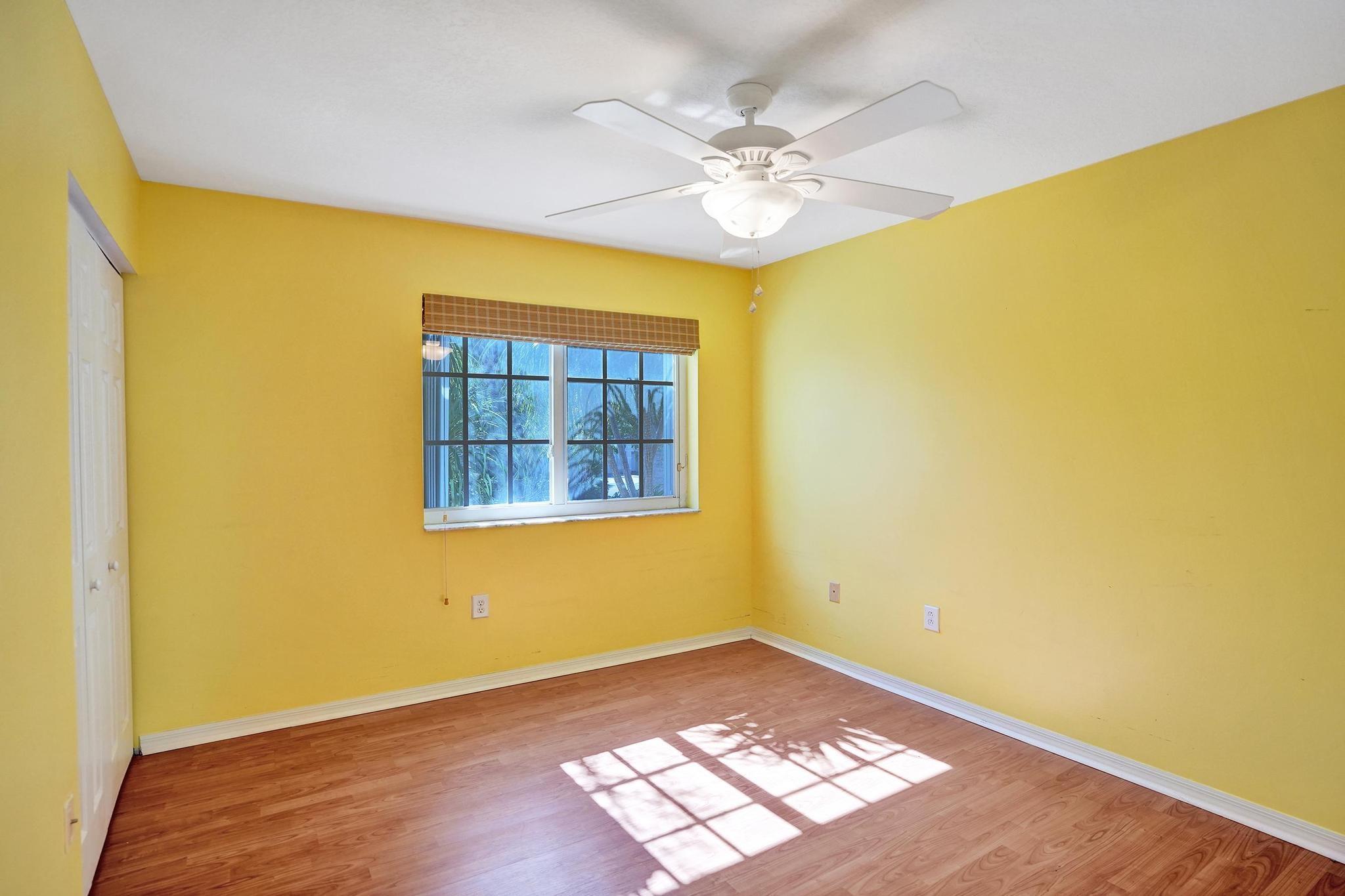 PEMBROKE ISLES - Residential