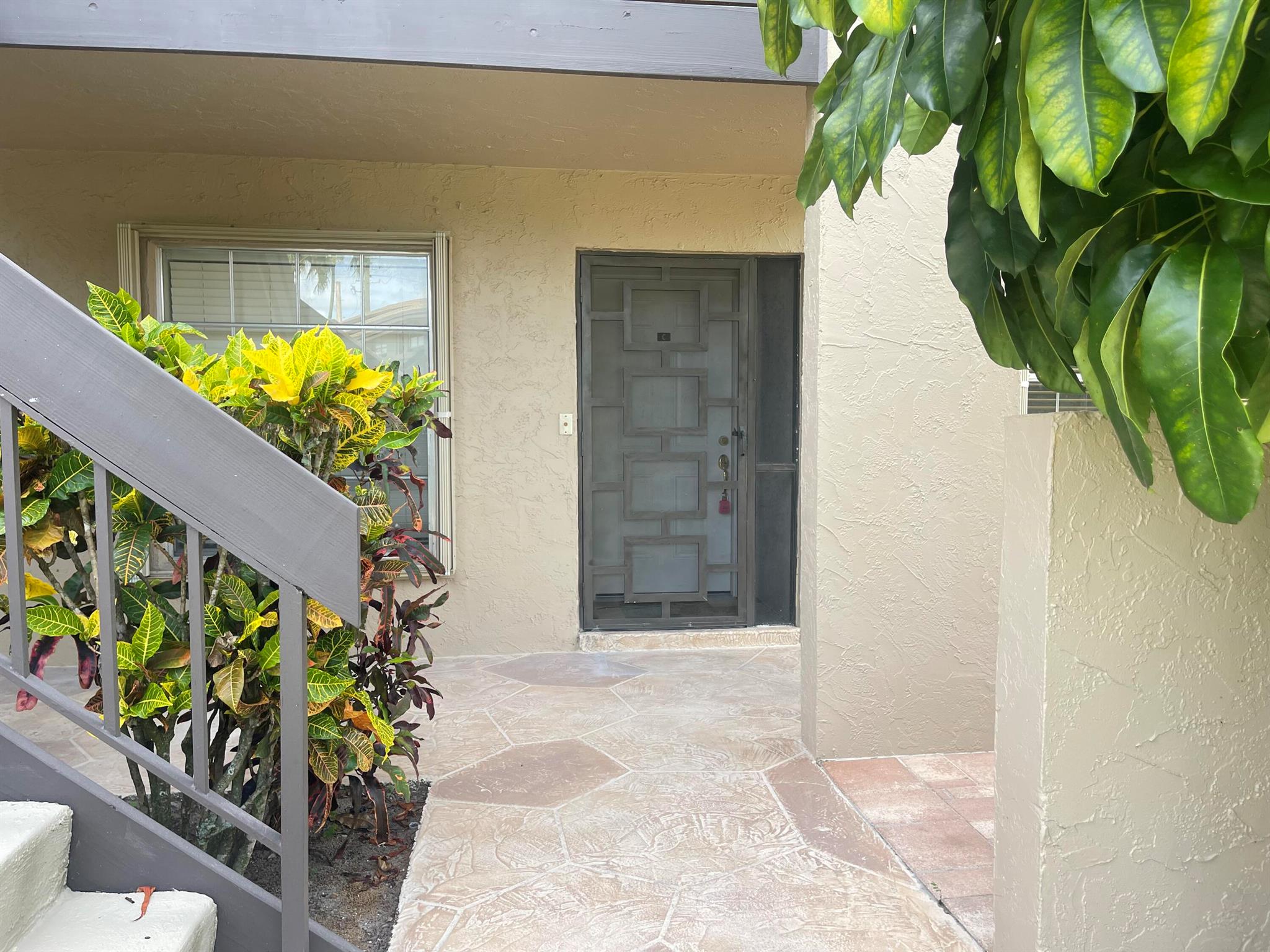 PALM GREENS AT VILLA DEL RAY CONDO II - Residential Lease
