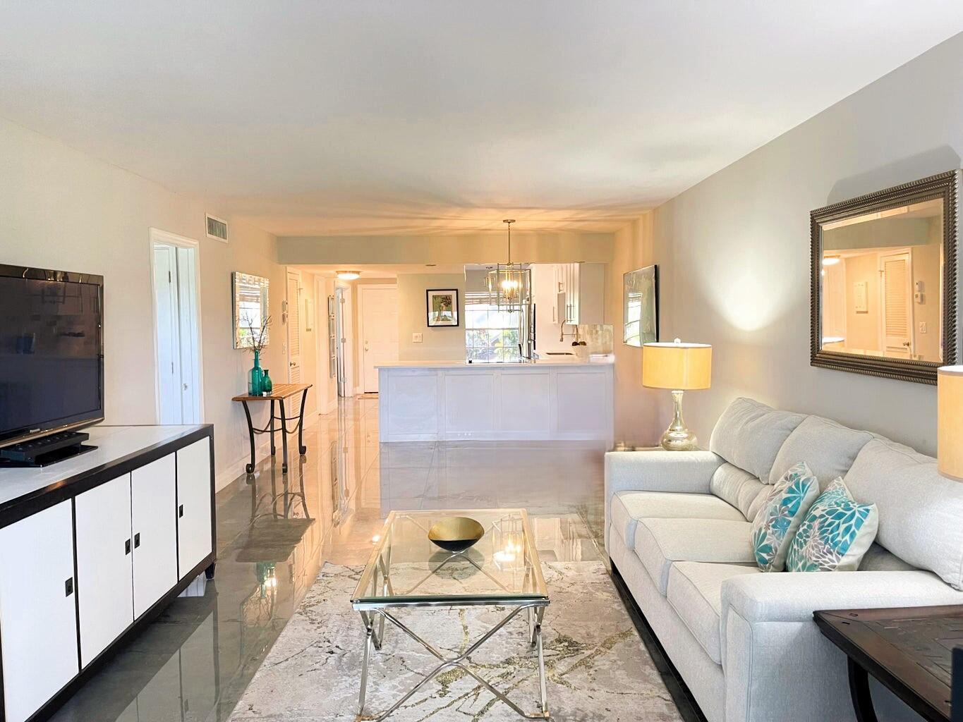 PALM GREENS AT VILLA DEL RAY CONDO II - Residential Lease