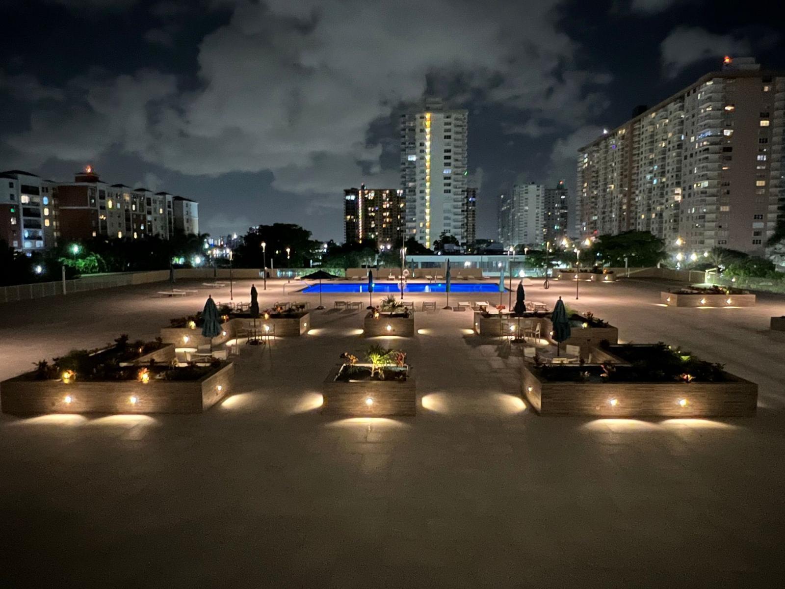 WINSTON TOWER 300 CONDO - Residential