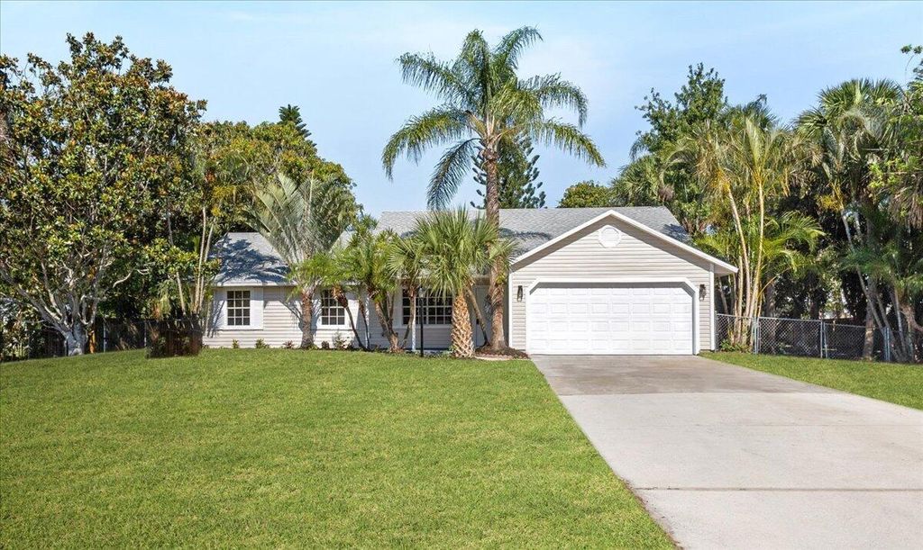 Photo of 1000 Carnation Drive, Sebastian, FL 32958 (MLS # R11011960)